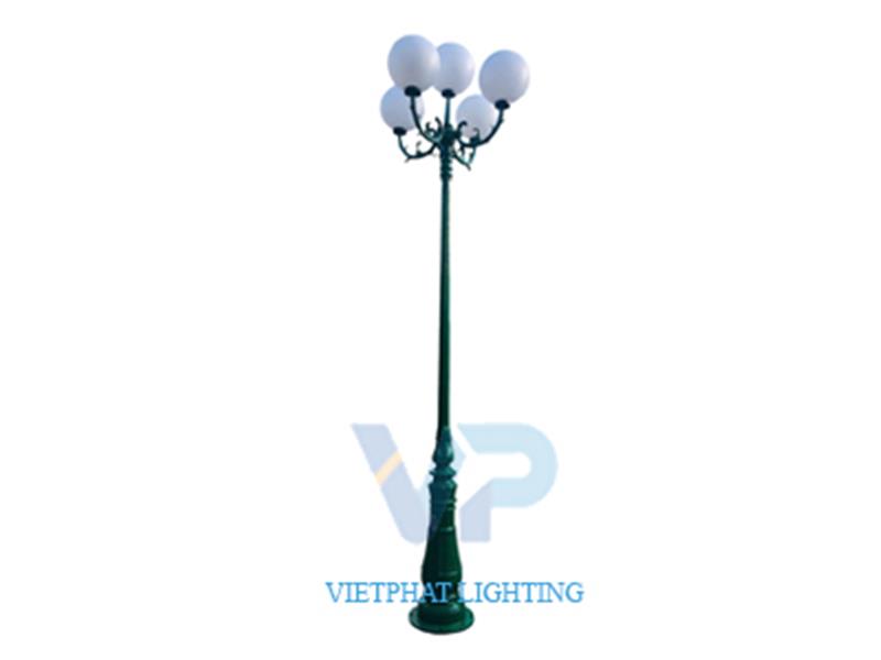 Cột DC06 chùm 5 bóng đèn cầu đục D300