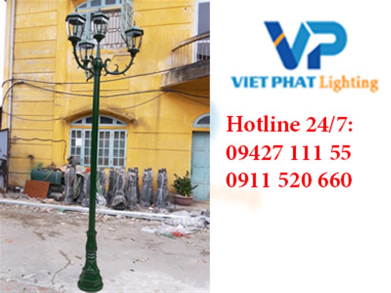 Cột đèn sân vườn DC02 tay chùm hoa lá to lắp 4 đèn chùa pha lê