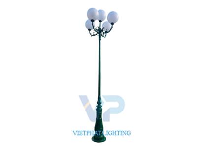 Cột DC06 chùm 5 bóng đèn cầu đục D300