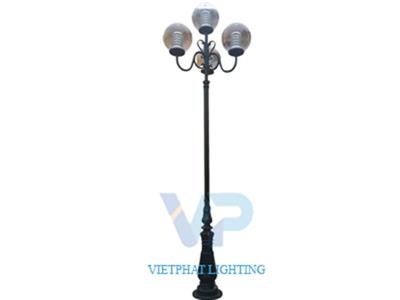 Cột đèn DC06 chùm CH08-4 đèn cầu trong