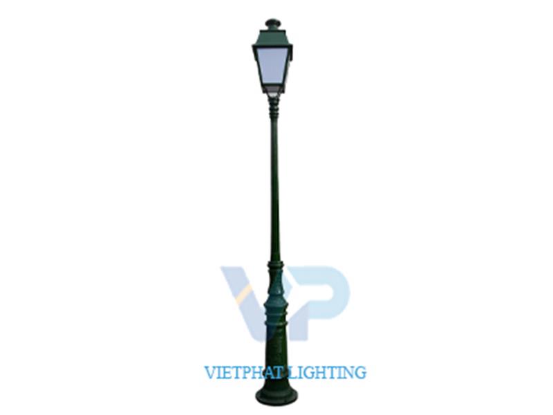 Cột đèn Thuyền Ý lắp đèn lồng